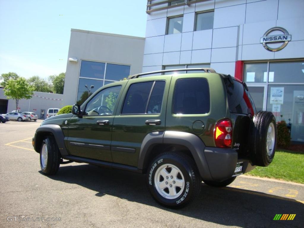 2007 Liberty Sport 4x4 - Jeep Green Metallic / Khaki photo #7