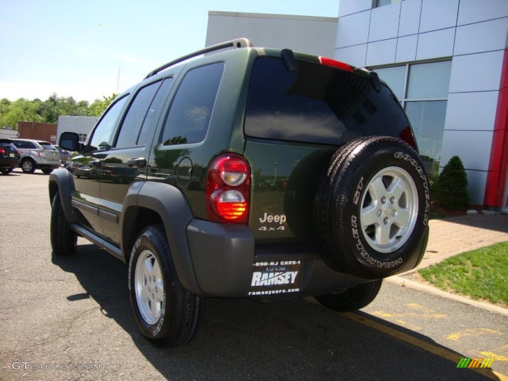 2007 Liberty Sport 4x4 - Jeep Green Metallic / Khaki photo #8