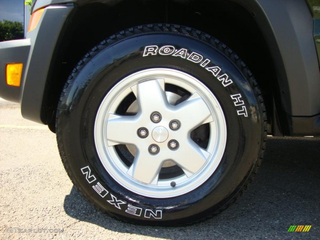 2007 Liberty Sport 4x4 - Jeep Green Metallic / Khaki photo #23
