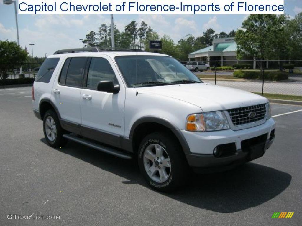 2005 Explorer XLT - Oxford White / Graphite photo #1