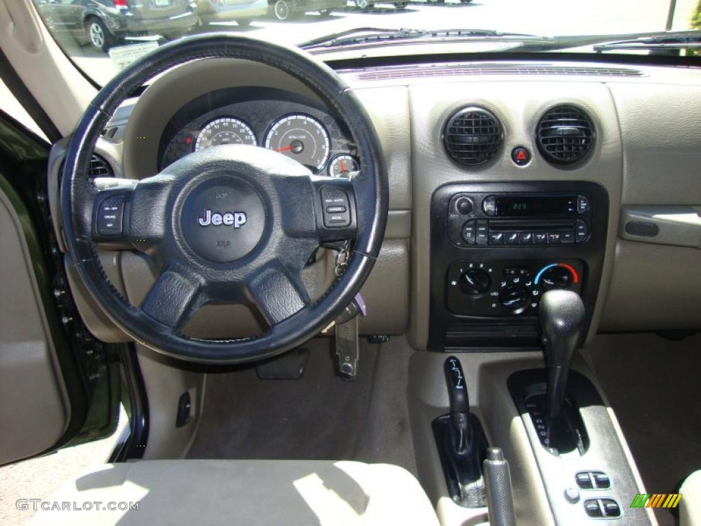 2007 Liberty Sport 4x4 - Jeep Green Metallic / Khaki photo #34