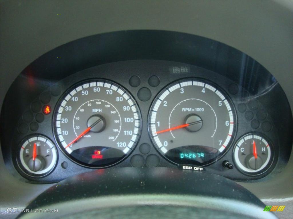 2007 Liberty Sport 4x4 - Jeep Green Metallic / Khaki photo #36