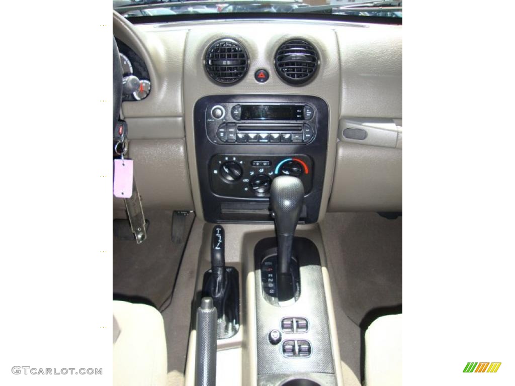 2007 Liberty Sport 4x4 - Jeep Green Metallic / Khaki photo #38