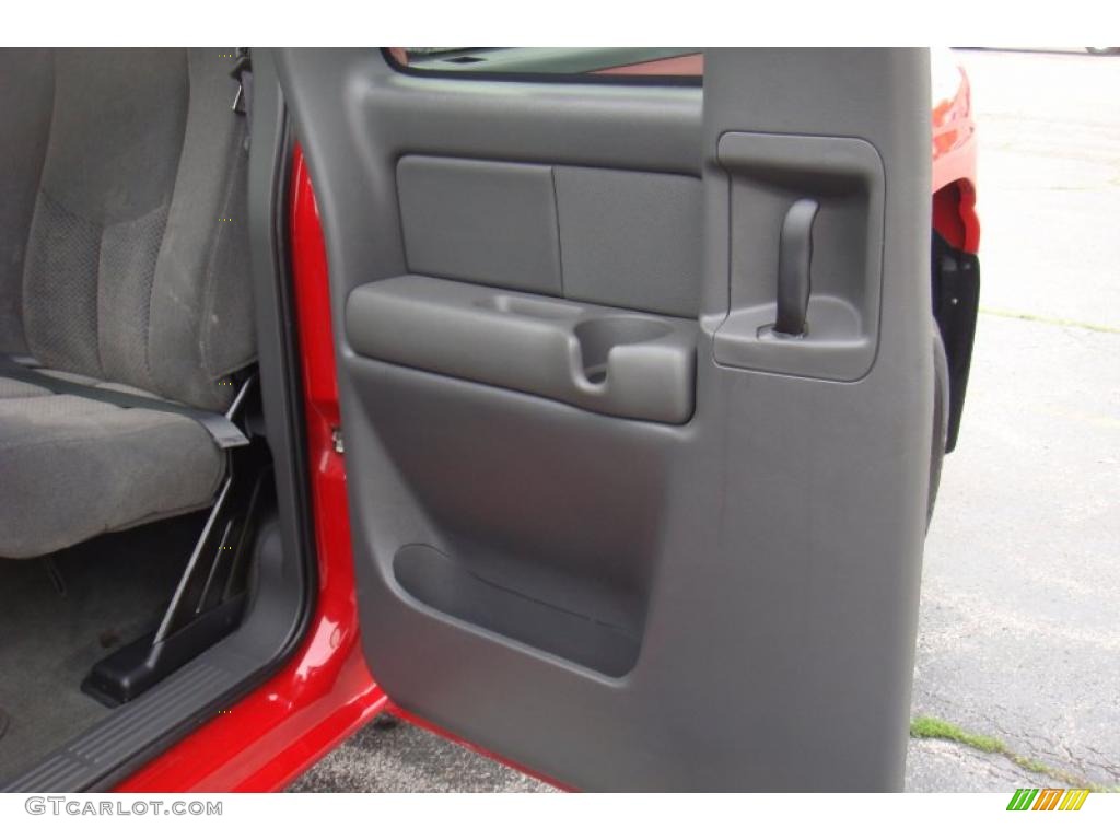 2004 Silverado 3500HD LS Extended Cab 4x4 Dually - Victory Red / Dark Charcoal photo #14