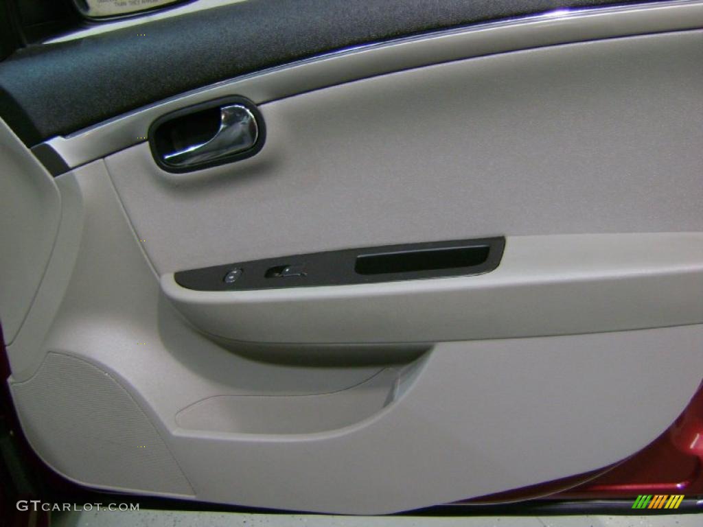 2009 Aura XR - Red Jewel Tintcoat / Gray photo #9