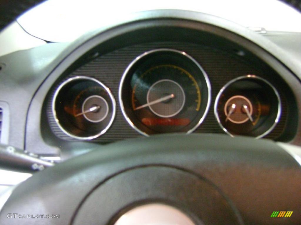 2009 Aura XR - Red Jewel Tintcoat / Gray photo #16