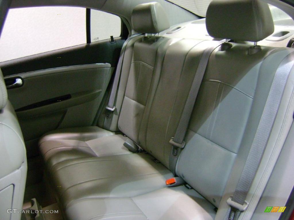 2009 Aura XR - Red Jewel Tintcoat / Gray photo #23