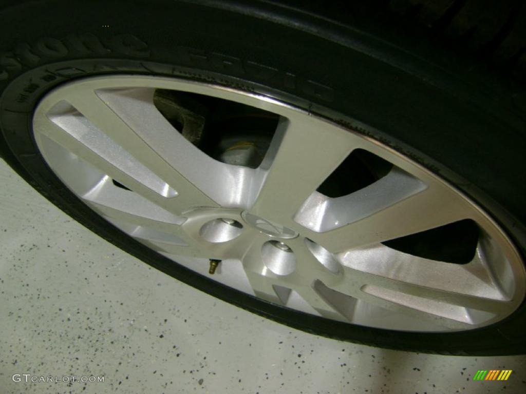 2009 Aura XR - Red Jewel Tintcoat / Gray photo #34