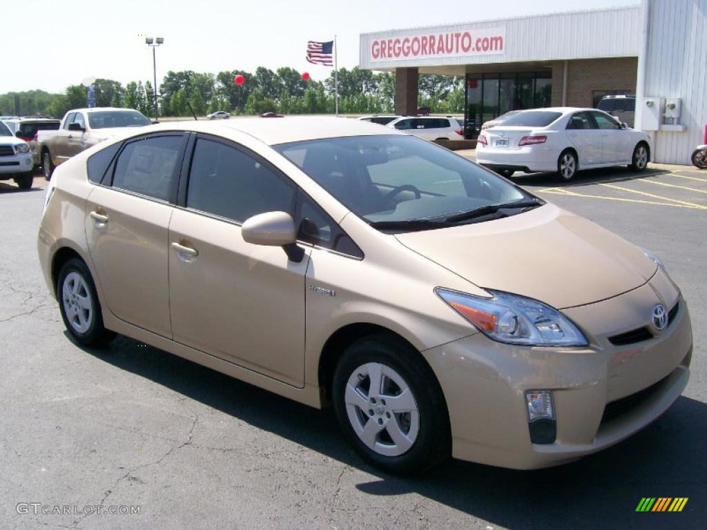 2010 Prius Hybrid III - Sandy Beach Metallic / Bisque photo #1