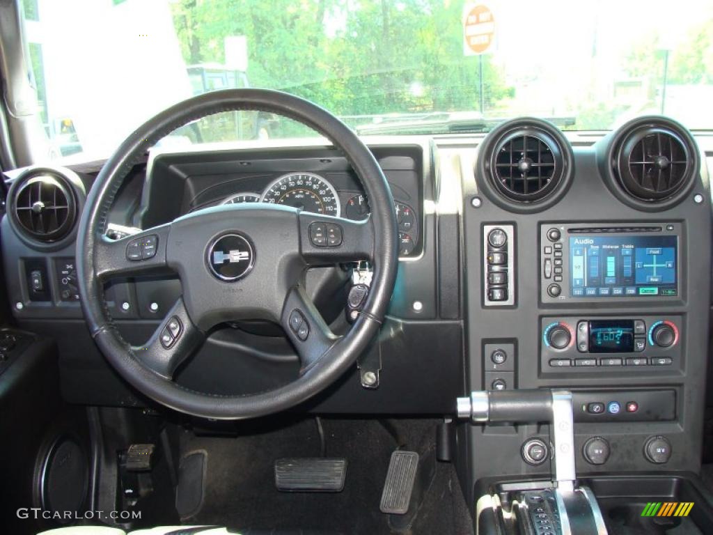 2006 H2 SUT - Black / Ebony photo #16