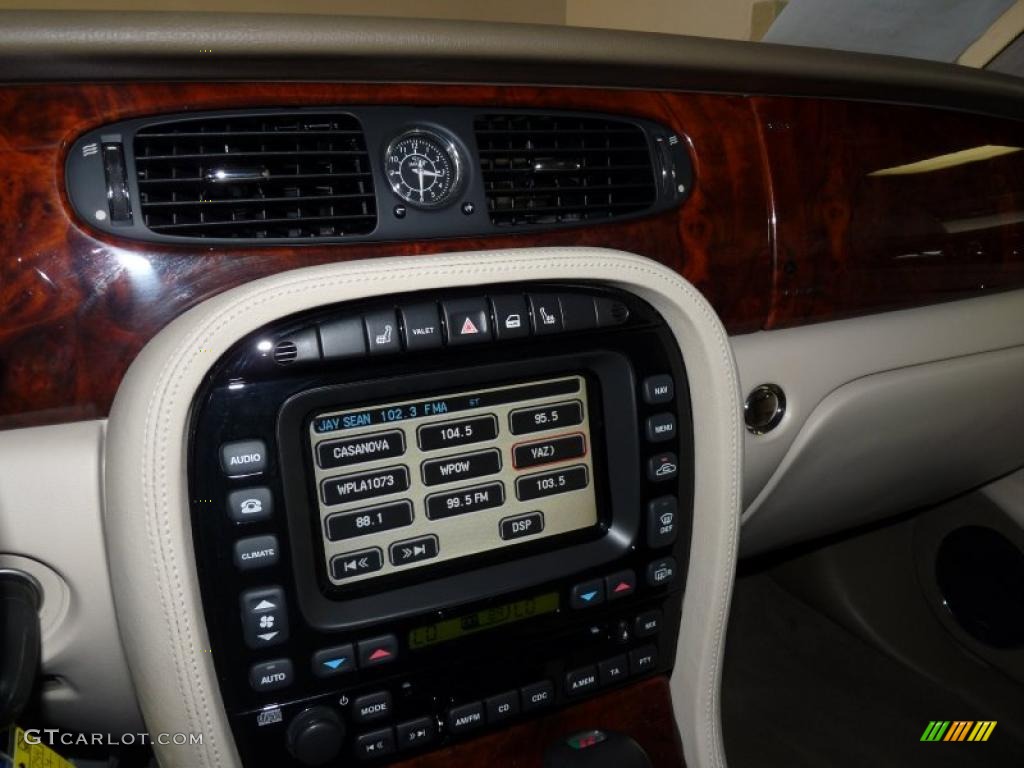 2004 XJ XJR - Jaguar Racing Green Metallic / Sand photo #33