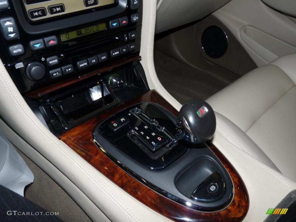 2004 XJ XJR - Jaguar Racing Green Metallic / Sand photo #34