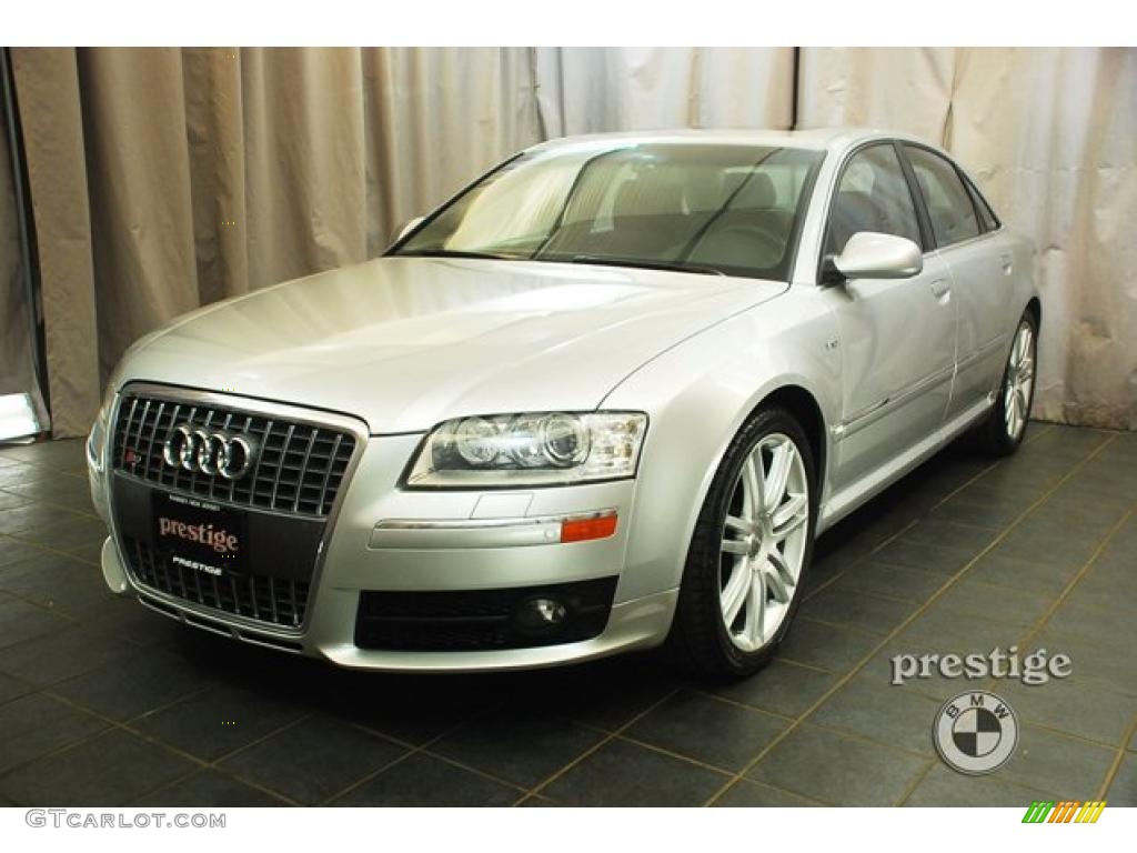 2007 S8 5.2 quattro - Light Silver Metallic / Black photo #1