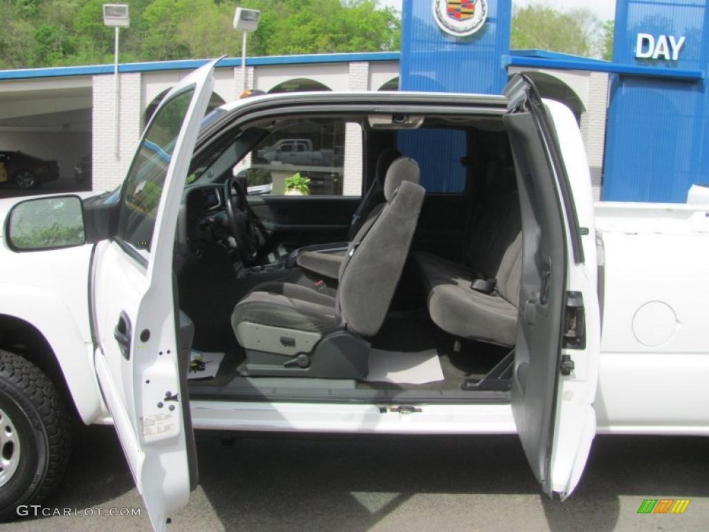 2003 Silverado 2500HD LS Extended Cab 4x4 - Summit White / Dark Charcoal photo #6