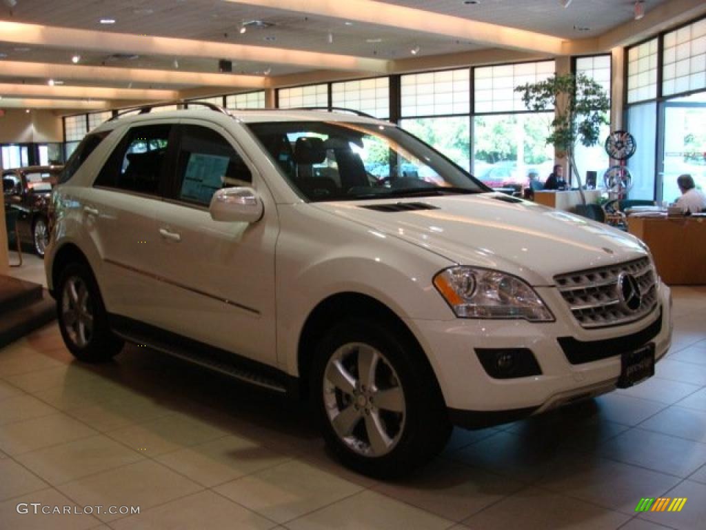 2010 ML 350 4Matic - Arctic White / Black photo #1