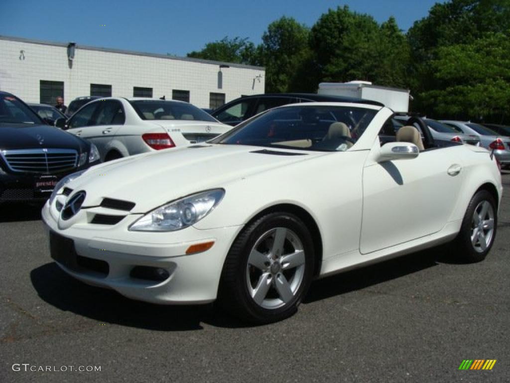 Arctic White Mercedes-Benz SLK