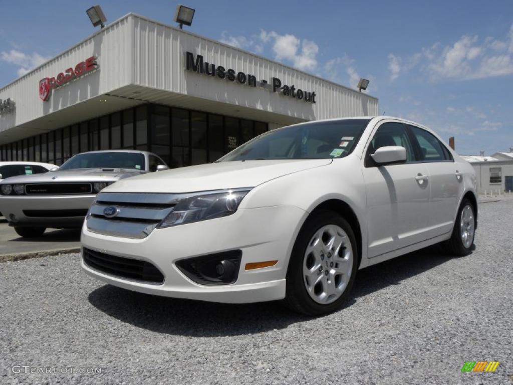 2010 Fusion SE - White Suede / Medium Light Stone photo #1