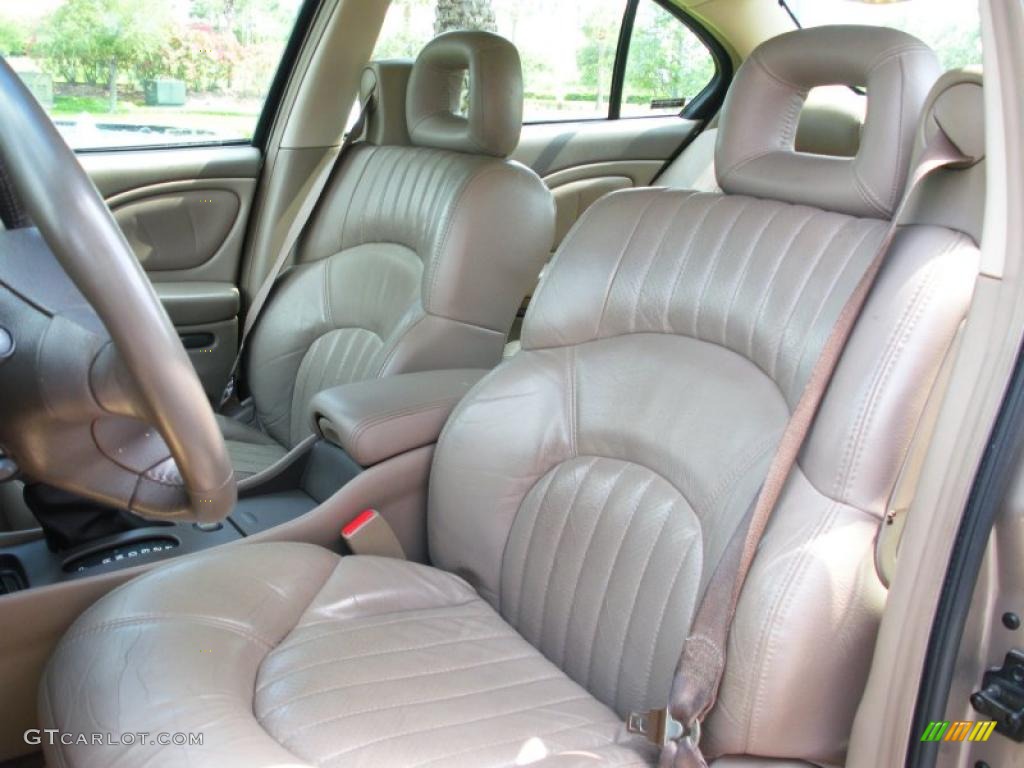 2000 Bonneville SLE - Light Bronzemist Metallic / Camel photo #12