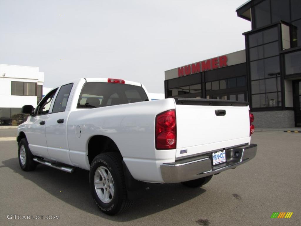 2008 Ram 1500 ST Quad Cab 4x4 - Bright White / Medium Slate Gray photo #11