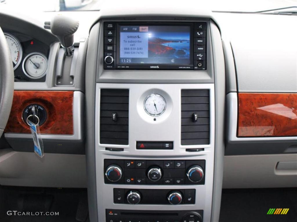 2008 Town & Country Touring - Deep Crimson Crystal Pearlcoat / Medium Slate Gray/Light Shale photo #12