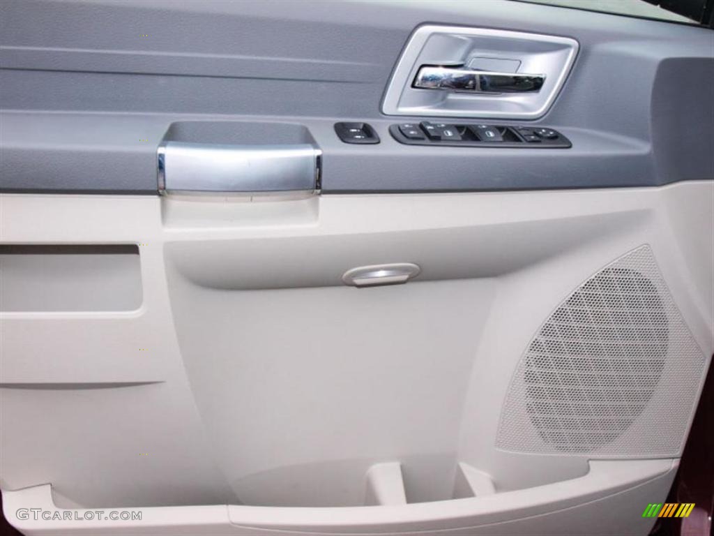 2008 Town & Country Touring - Deep Crimson Crystal Pearlcoat / Medium Slate Gray/Light Shale photo #15