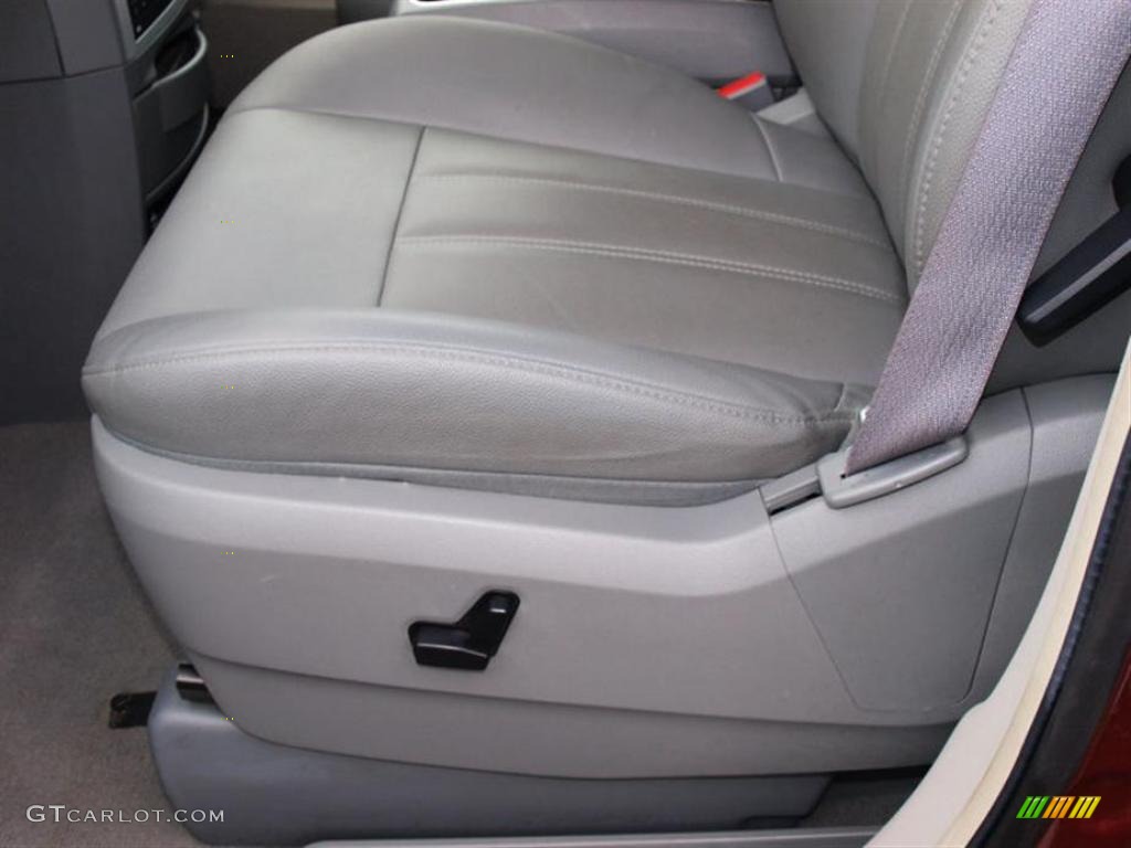 2008 Town & Country Touring - Deep Crimson Crystal Pearlcoat / Medium Slate Gray/Light Shale photo #16