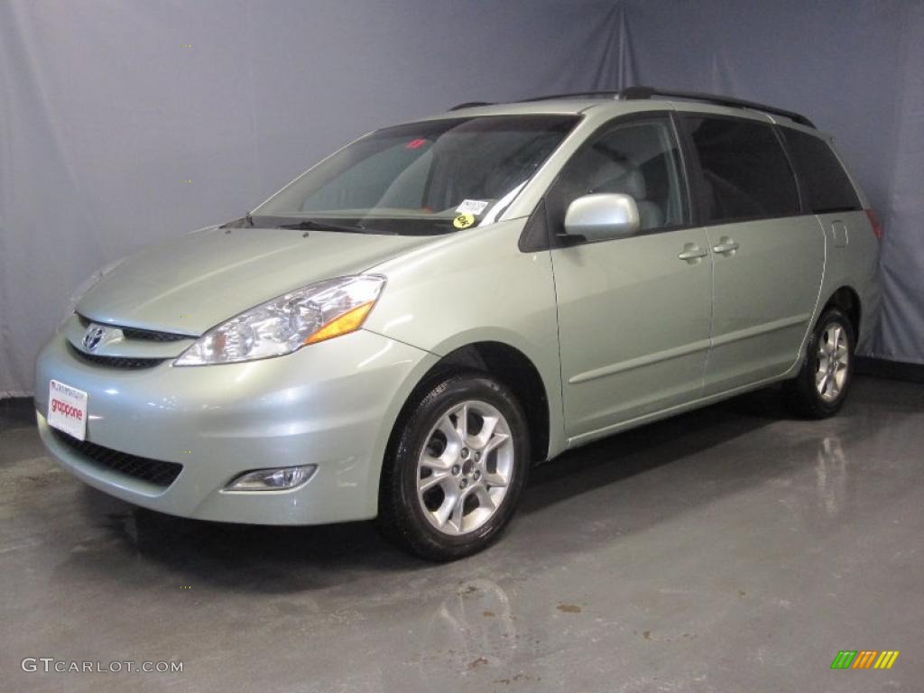 2006 Sienna XLE AWD - Silver Pine Mica / Taupe photo #1