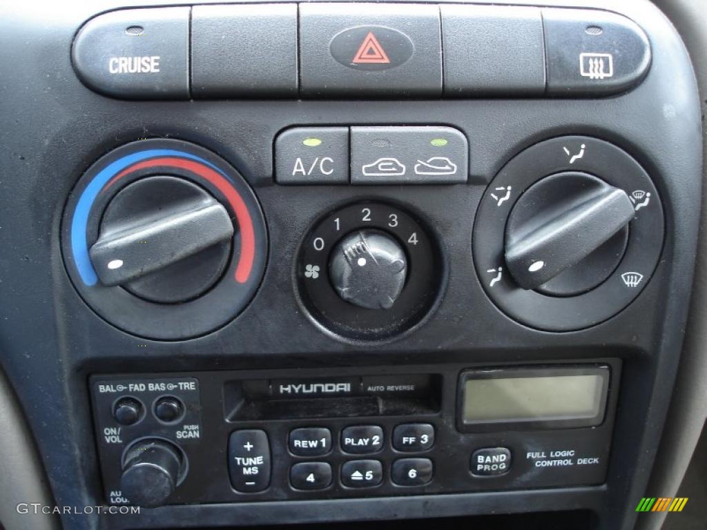 2000 Elantra GLS Sedan - Ebony Black / Beige photo #6