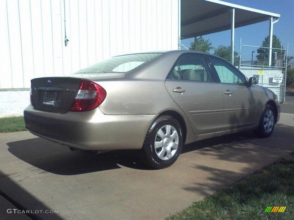 2002 Camry LE - Desert Sand Mica / Taupe photo #16