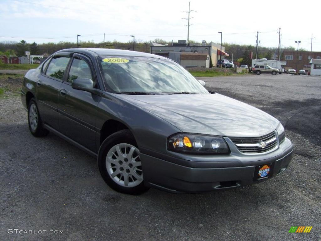 2005 Impala  - Medium Gray Metallic / Medium Gray photo #3
