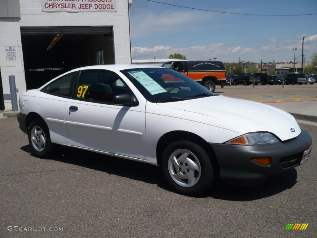 1997 Cavalier Coupe - Bright White / Graphite photo #3