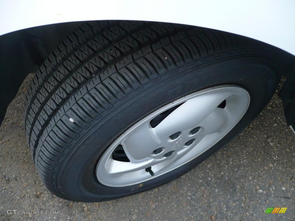 1997 Cavalier Coupe - Bright White / Graphite photo #14