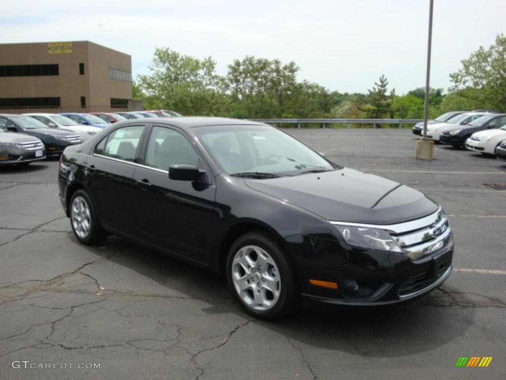 Tuxedo Black Metallic Ford Fusion