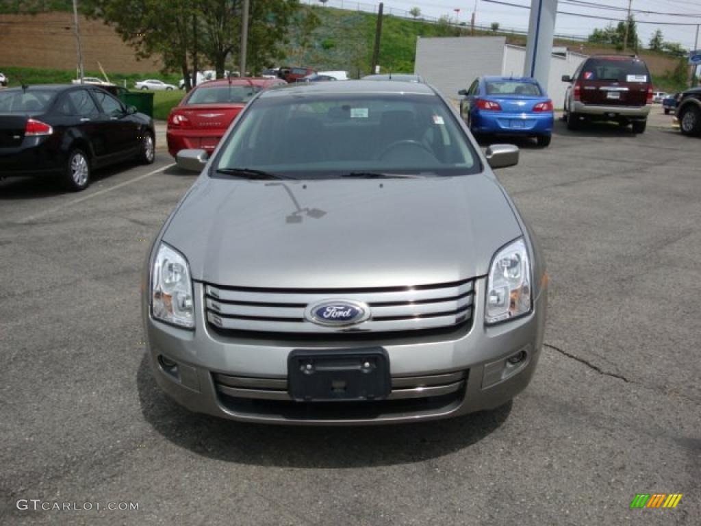 2008 Fusion SE - Vapor Silver Metallic / Charcoal Black/Red photo #11