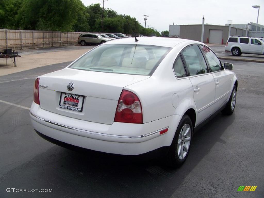2002 Passat GLS Sedan - Candy White / Beige photo #4