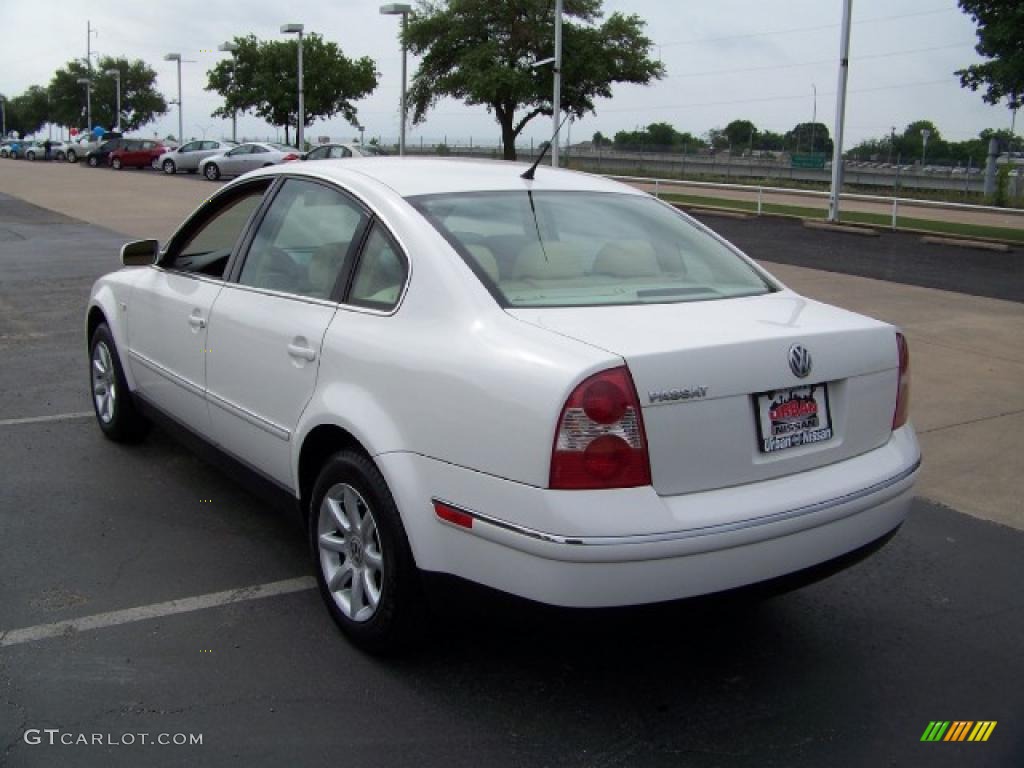 2002 Passat GLS Sedan - Candy White / Beige photo #6