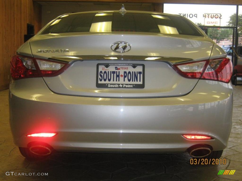 2011 Sonata SE - Radiant Silver / Gray photo #11