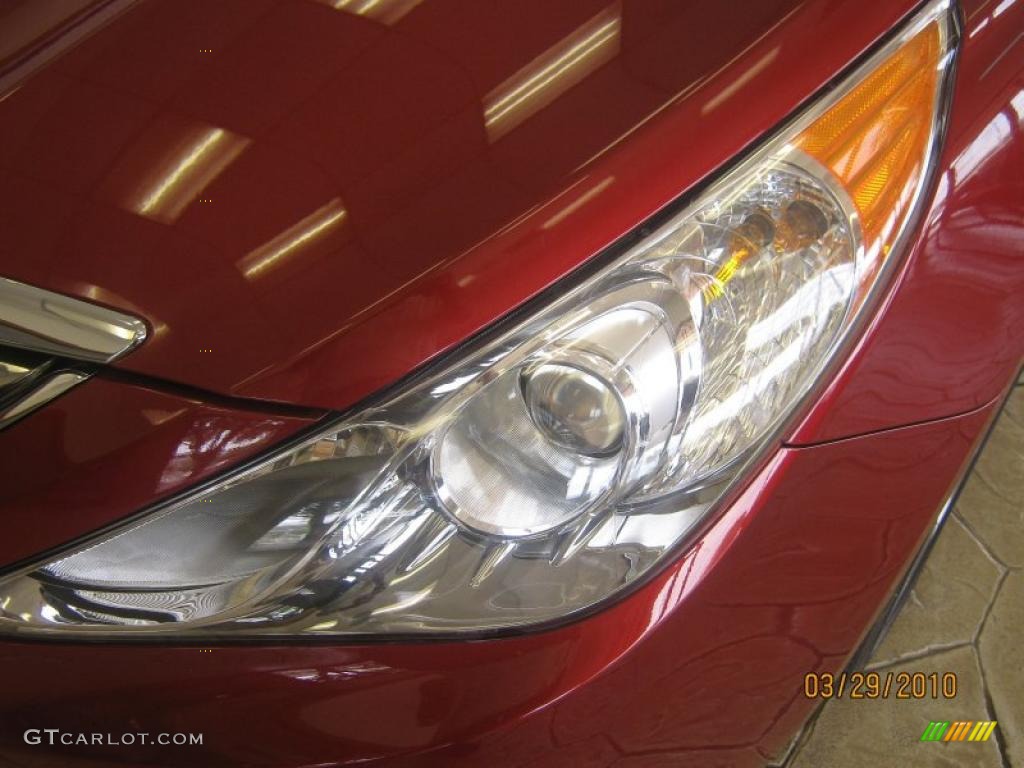 2011 Sonata SE - Venetian Red / Black photo #3
