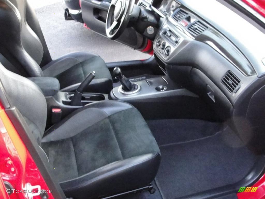 2006 Lancer Evolution IX - Rally Red / Black Alcantara photo #16