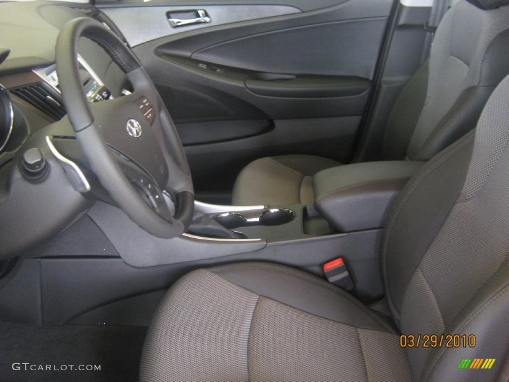 2011 Sonata SE - Venetian Red / Black photo #12