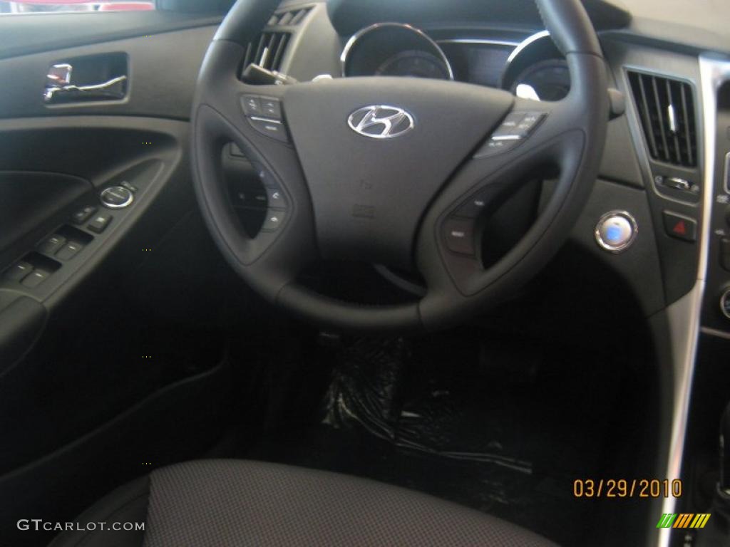 2011 Sonata SE - Venetian Red / Black photo #14