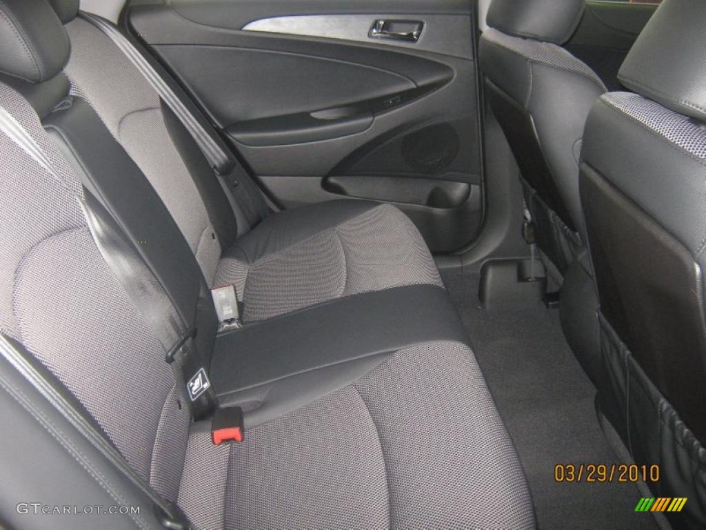 2011 Sonata SE - Venetian Red / Black photo #19