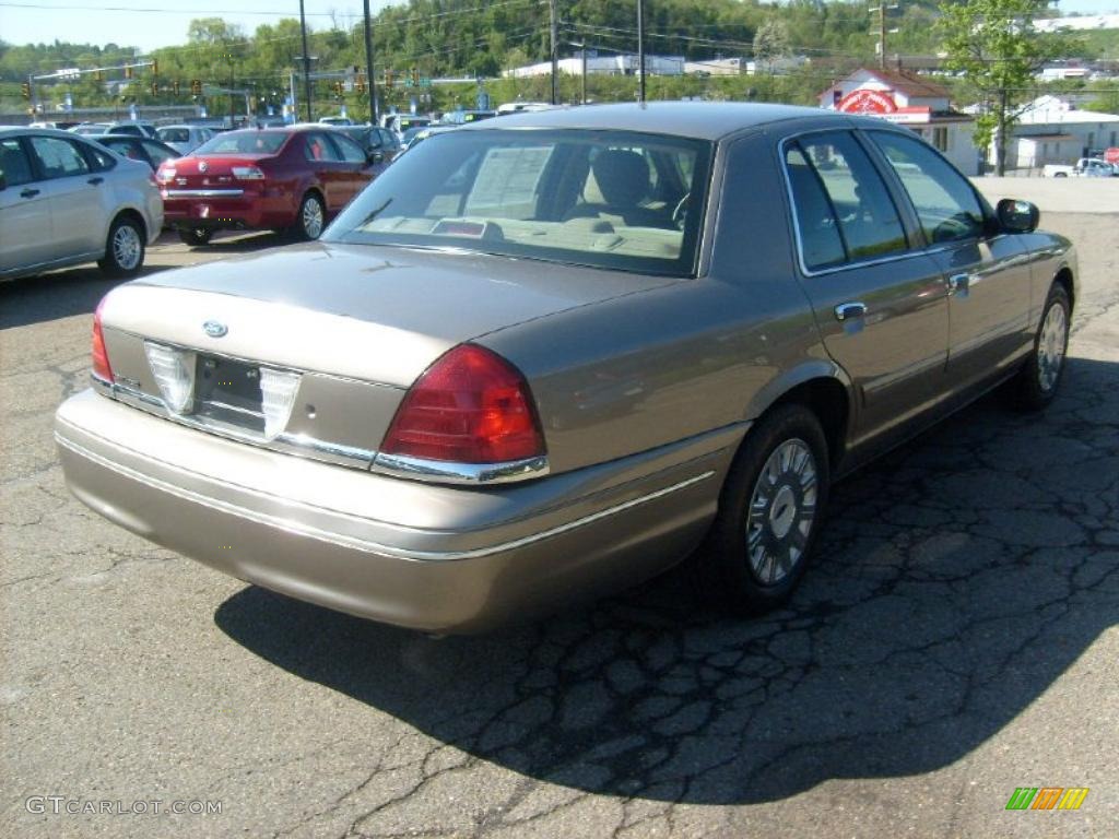 2004 Crown Victoria LX - Arizona Beige Metallic / Medium Parchment photo #4