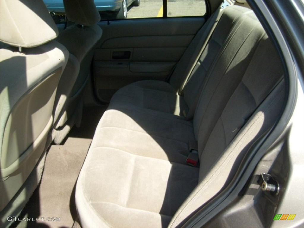 2004 Crown Victoria LX - Arizona Beige Metallic / Medium Parchment photo #13