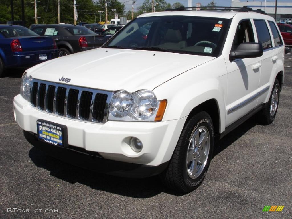 2006 Grand Cherokee Limited 4x4 - Stone White / Dark Khaki/Light Graystone photo #1