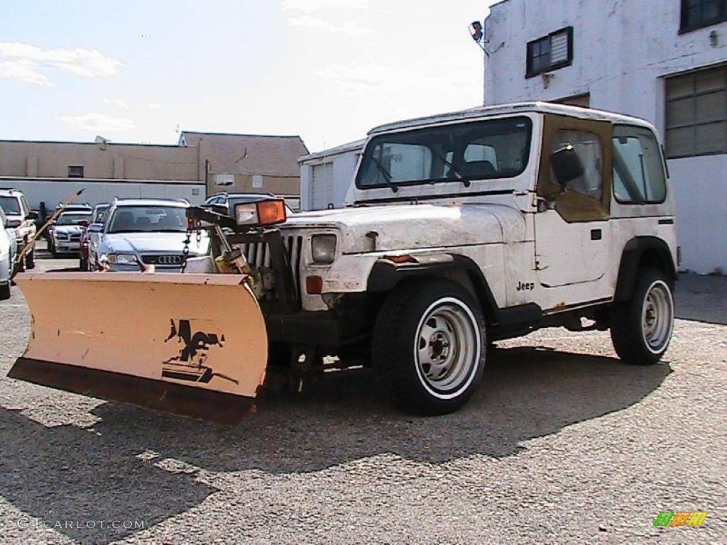 White Jeep Wrangler