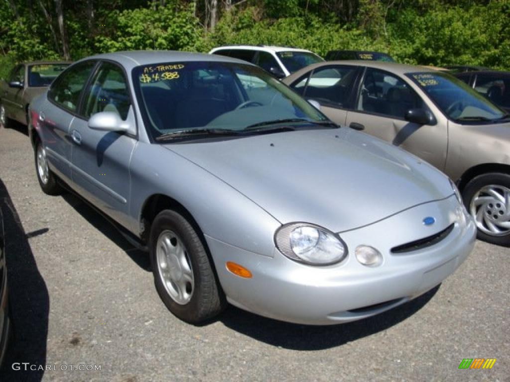 Silver Frost Pearl Ford Taurus