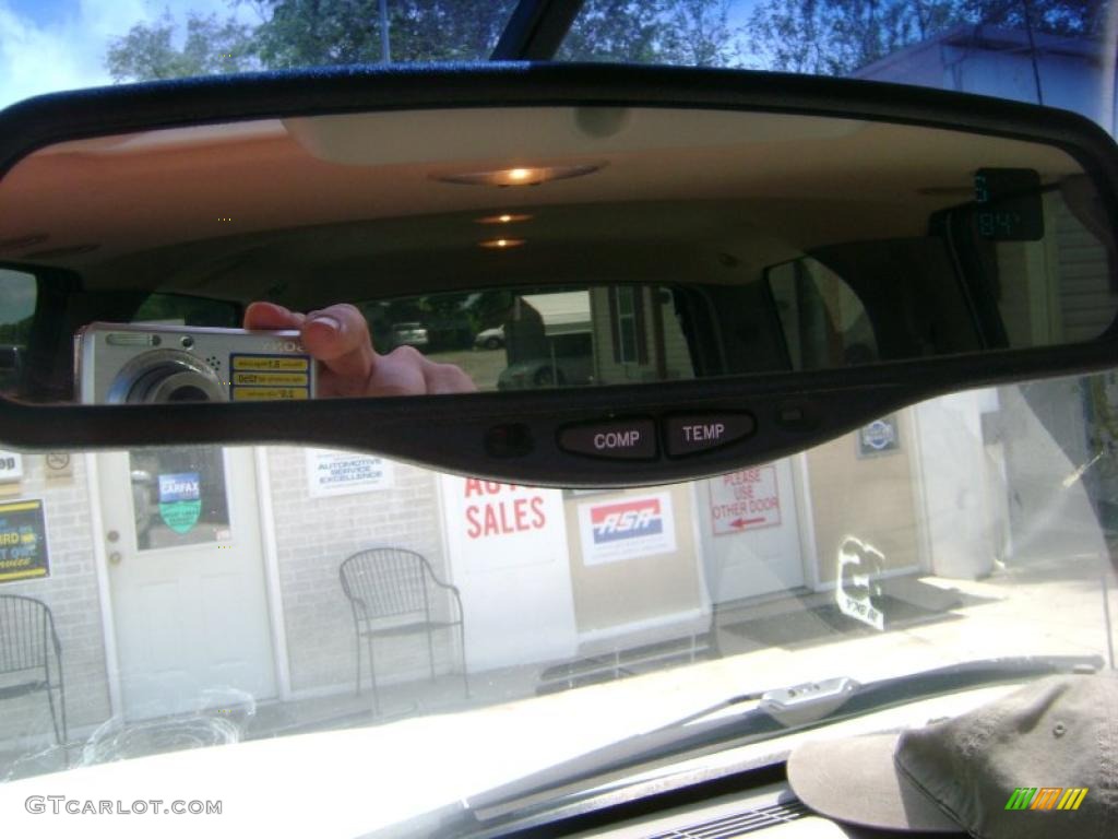 2002 Yukon XL 2500 SLT 4x4 - Summit White / Neutral/Shale photo #22