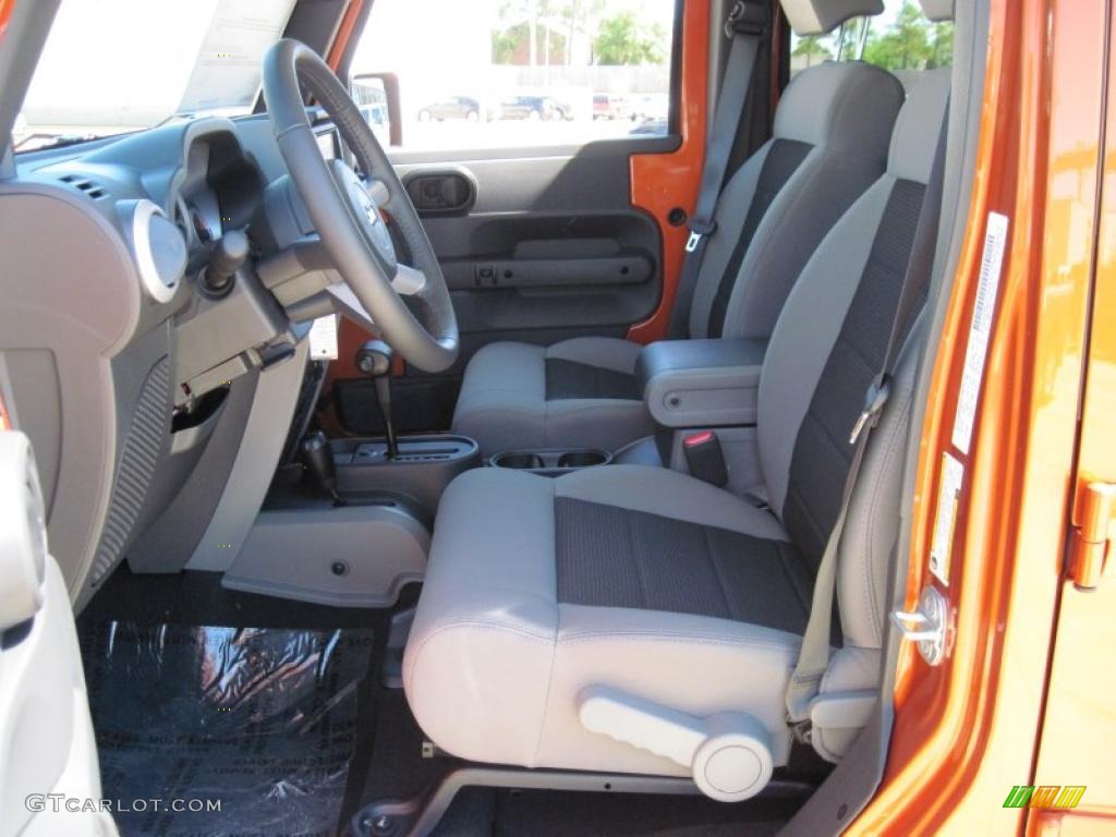 2010 Wrangler Unlimited Sahara 4x4 - Mango Tango Pearl / Dark Slate Gray/Medium Slate Gray photo #7