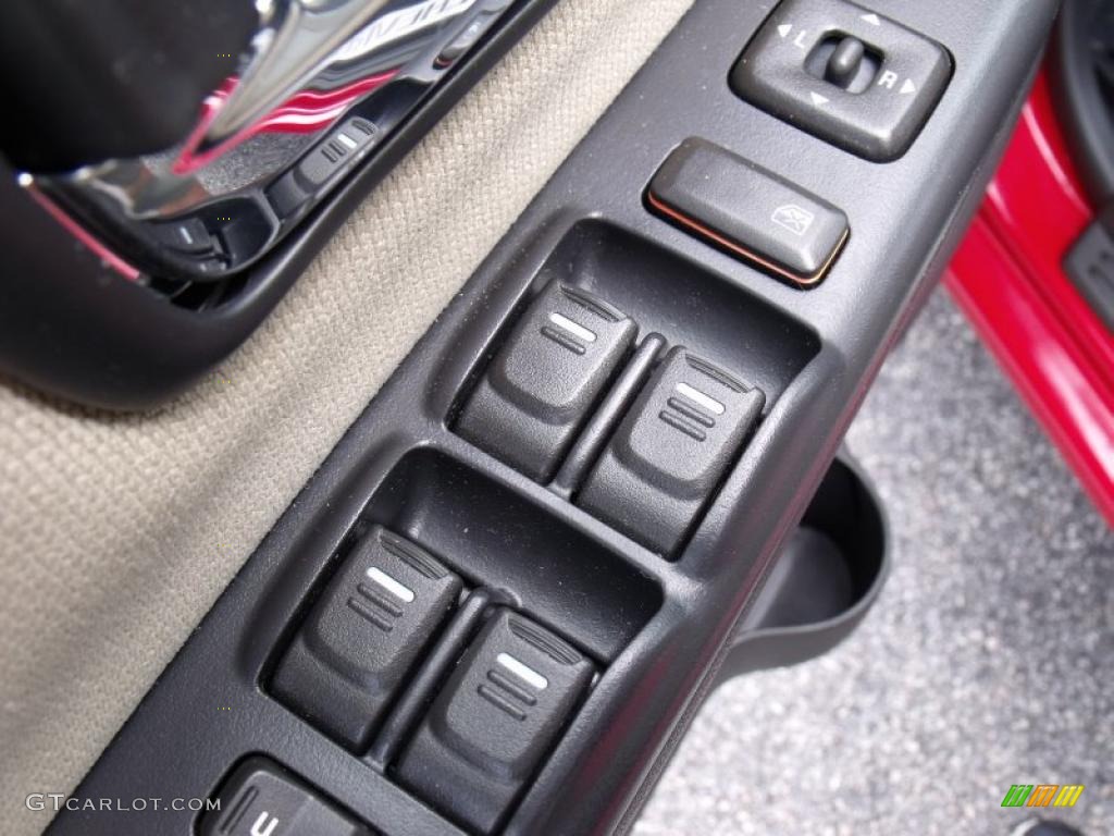 2010 Colorado LT Crew Cab - Victory Red / Ebony/Light Cashmere photo #14